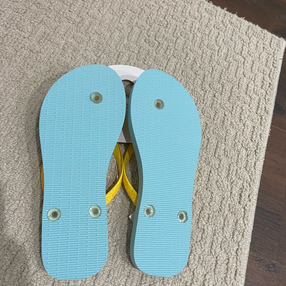 Vera Bradley Lemon Grove Print Pattern Sandals Flip Flops Sz 7-8 NWT - Picture 5 of 5